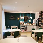 La Fontaine Centre Hotel 2*