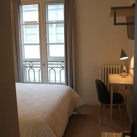 La Fontaine Centre 2*