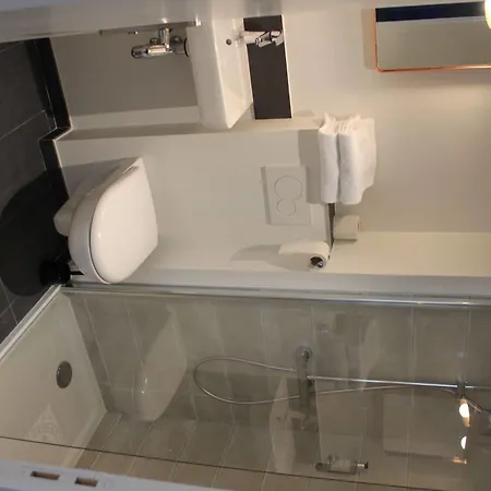 Ξενοδοχείο La Fontaine Centre Καν